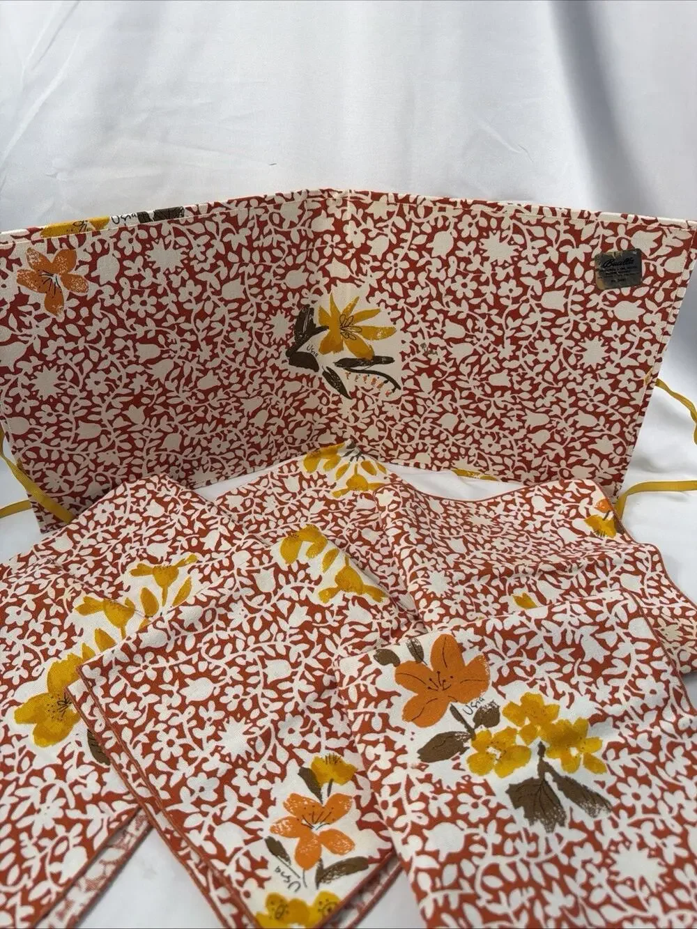 Vintage Used Bucilla Linen 6 Piece Multicolor Napkin Set With Storage Folder